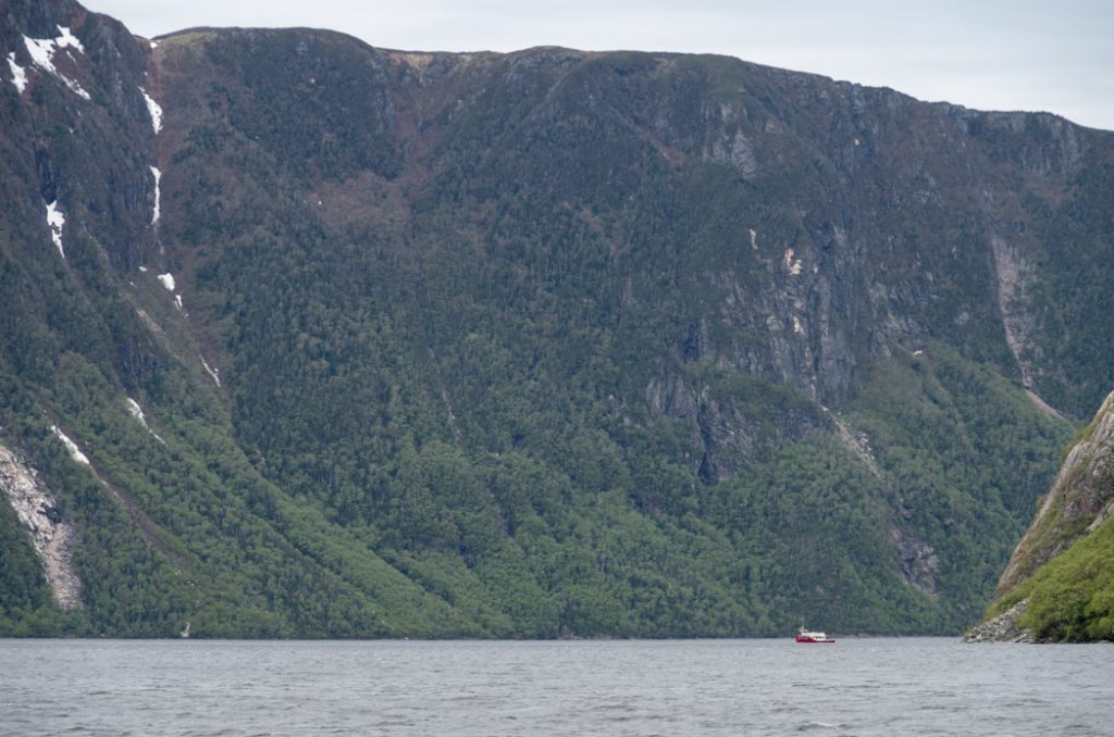 Newfoundland-western_brook_pond