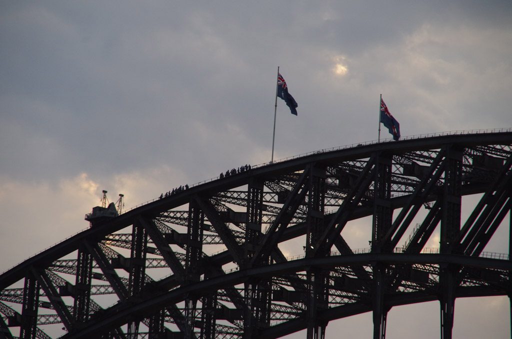 sydney_bridge_climbers